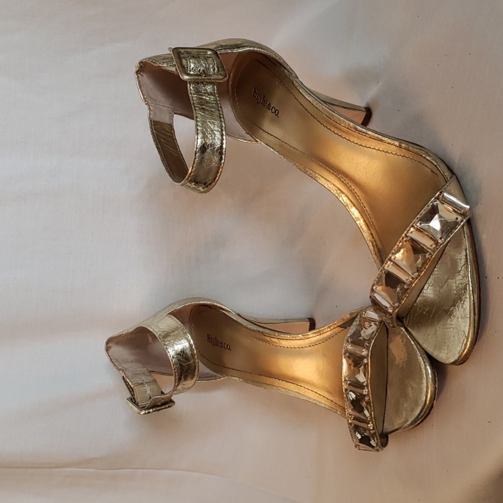 Style & Co heels size 9 gold